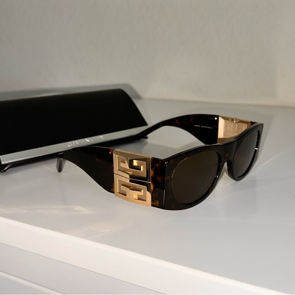 GIVENCHY GOLD LOGO BROWN SUNGLASSES. 4G 56MM Rectangular Sunglasses. - Picture 7 of 11